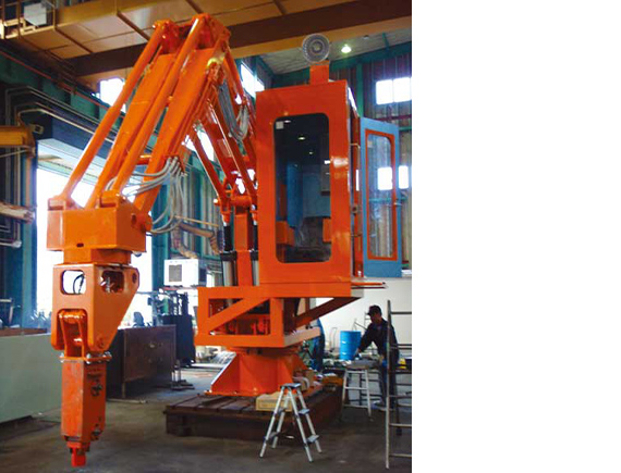 取鍋レンガ解体機